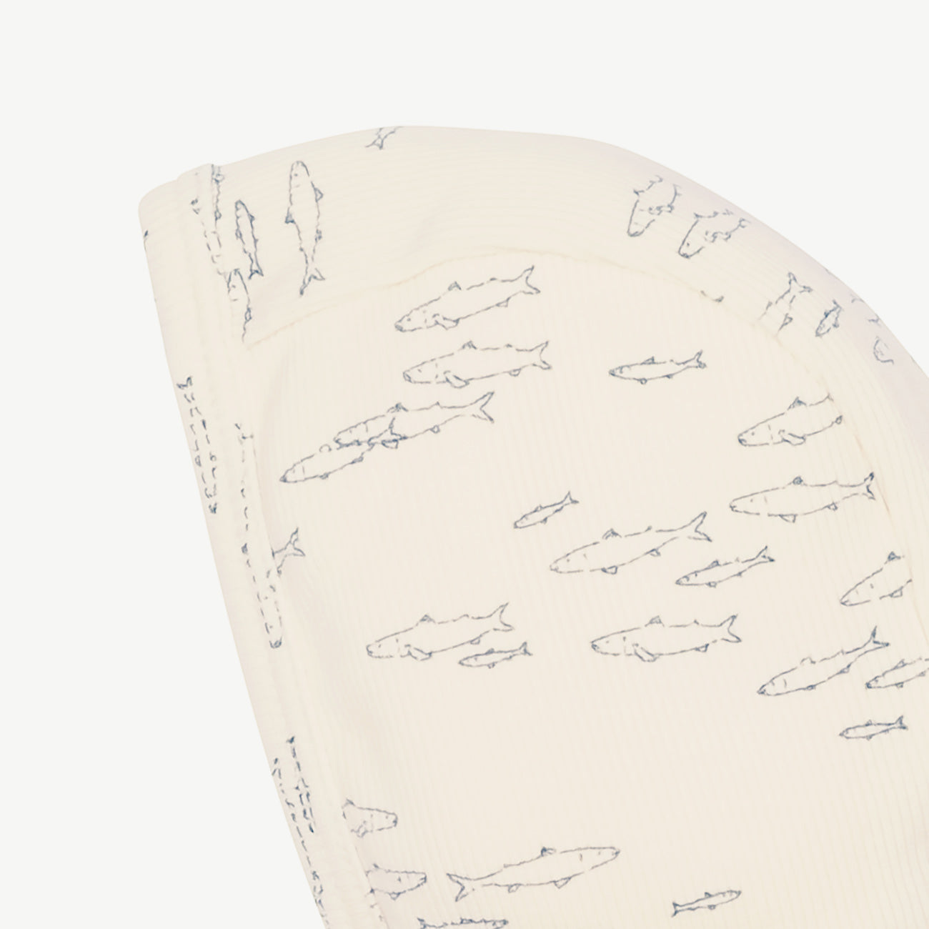 'schooling fish' ivory ribbed bonnet