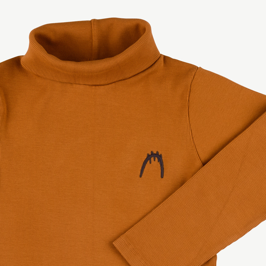 'tiny paw' sugar almond ribbed turtleneck top